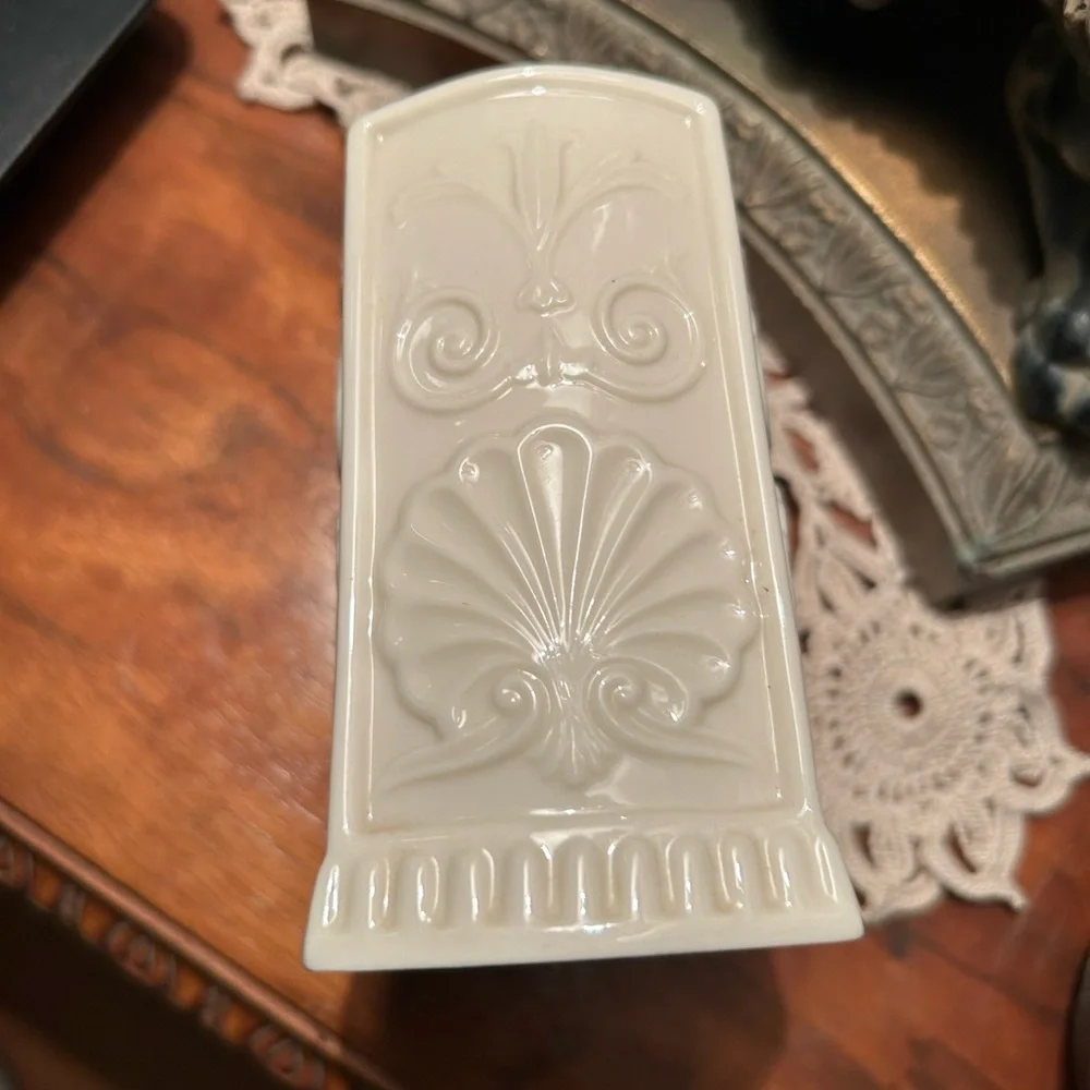 Lenox Toothbrush Holder